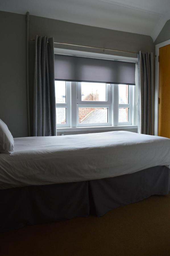 Airlie Arms Hotel Кірріемуір Екстер'єр фото